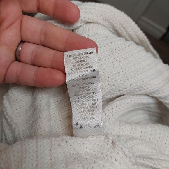 Ricky's WhiteâKittedâCardiganâSweater - Picture 10 of 10